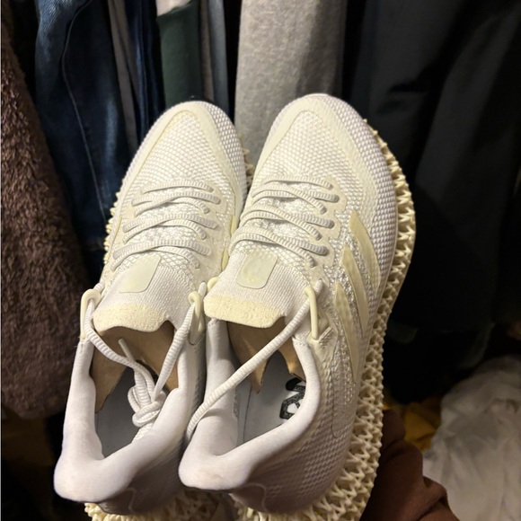 Adidas white running shoe - Picture 3 of 7